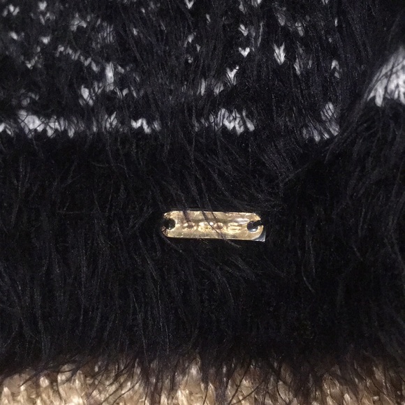 Black and white BEBE hat winter hat ❄️🧣🧤 - Picture 2 of 3